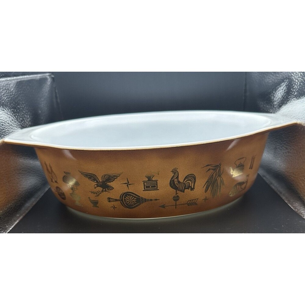 Vintage Pyrex Casserole Dish NO Lid 2 1/2 qt #045 Early American Gold Brown